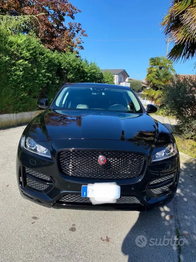 Jaguar F-Pace (X761)
