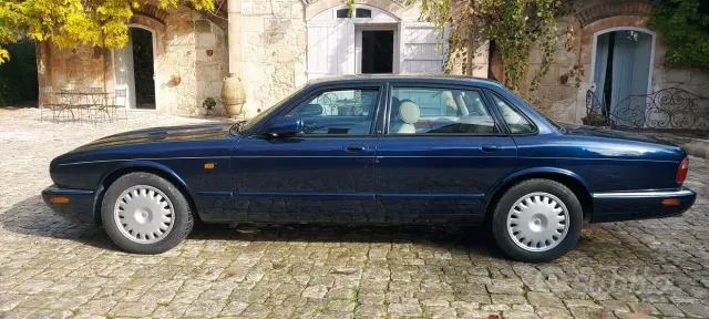 Jaguar XJ-Sovereign-Daiml.