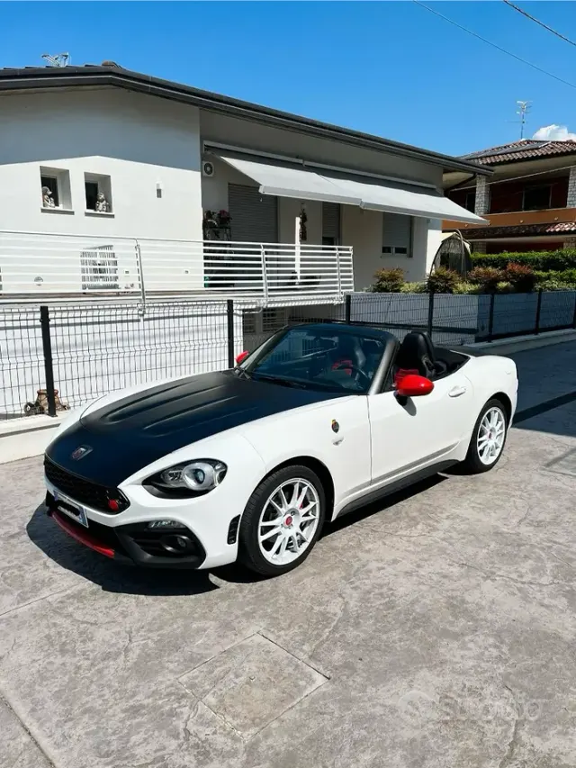 Abarth 124 Spider