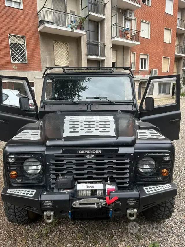 Land Rover Defender