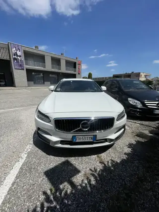 Volvo V90 Cross Country