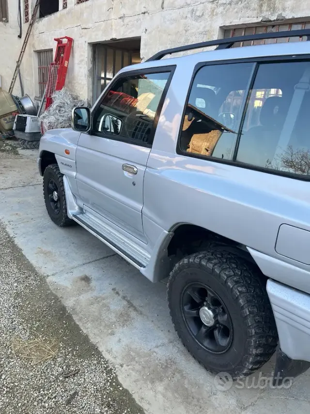 Mitsubishi Pajero ('82-'00)