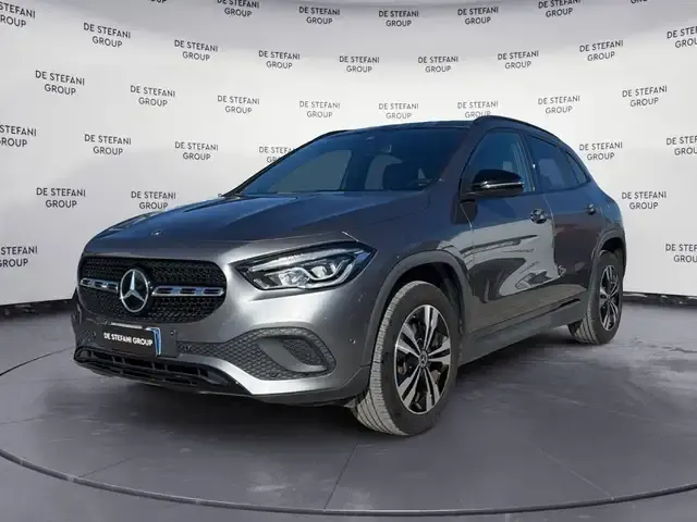 Mercedes-Benz GLA 200