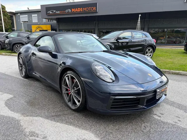 Porsche 911 (992)