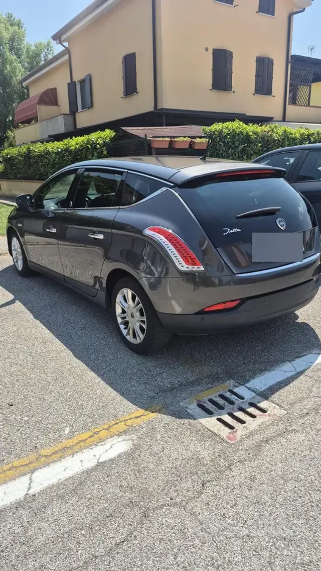 Lancia Delta (2008-2015)