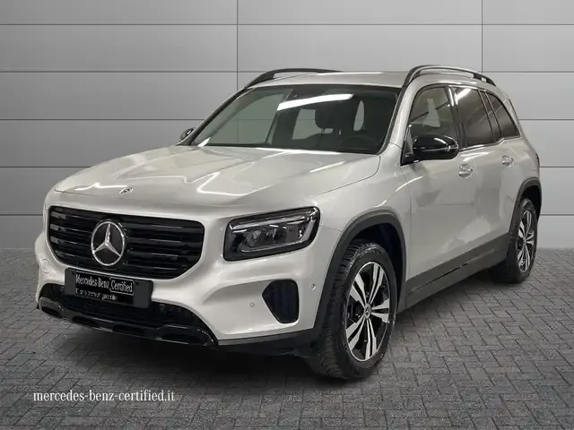 Mercedes-Benz GLB 200