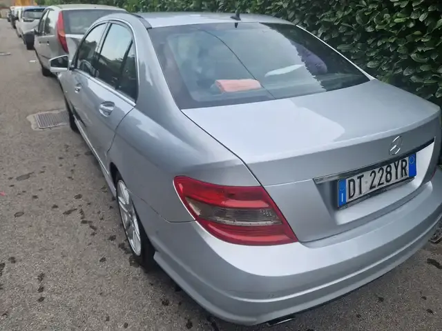 Mercedes-Benz C 220