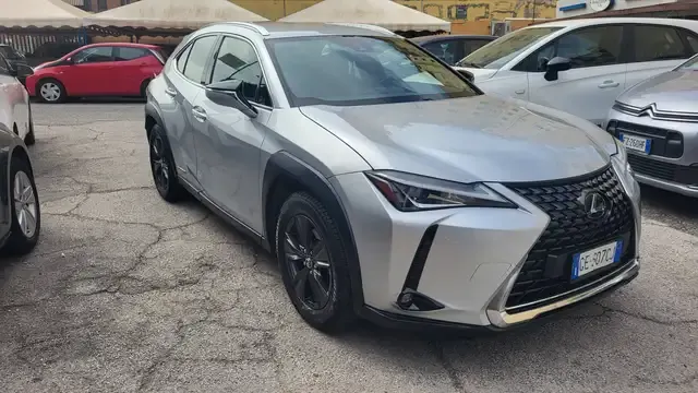 Lexus UX 200