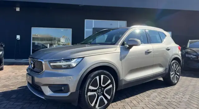 Volvo XC40 (2017-->)
