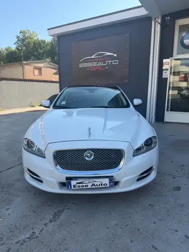 Jaguar XJ