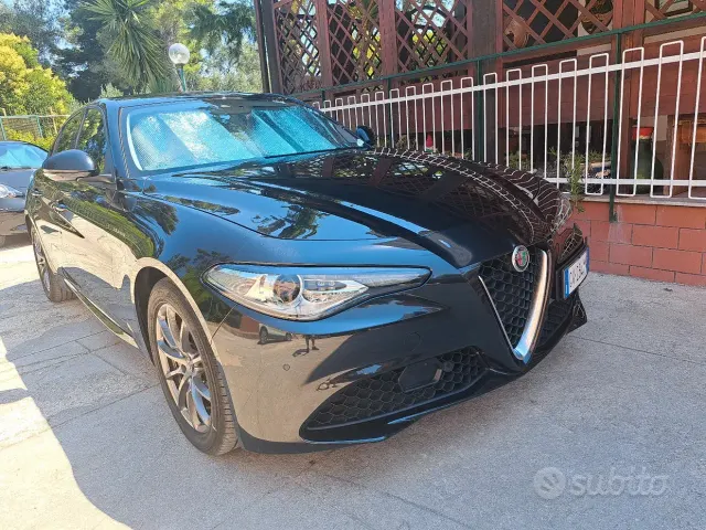Alfa Romeo Giulia (2016)
