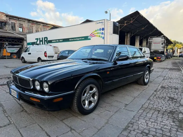 Jaguar XJ-Sovereign-Daiml.