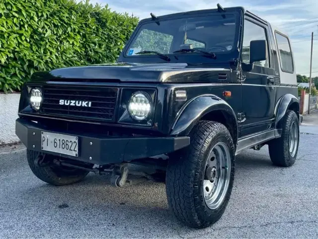 Suzuki Samurai