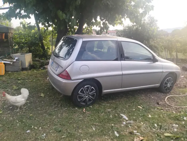 Lancia Ypsilon