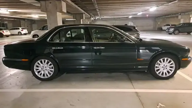 Jaguar XJ