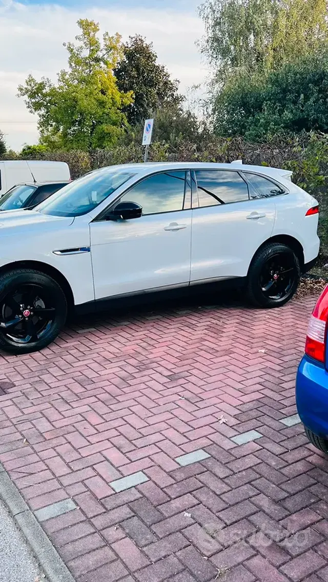 Jaguar F-Pace (X761)