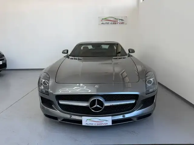 Mercedes-Benz SLS