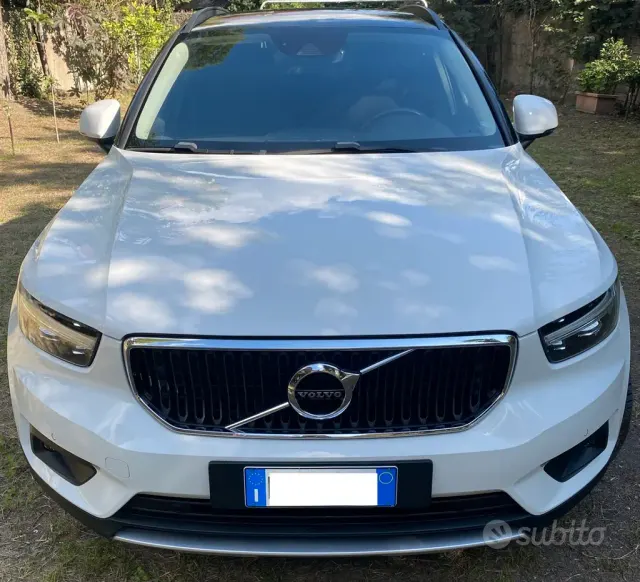 Volvo XC40 (2017-->)