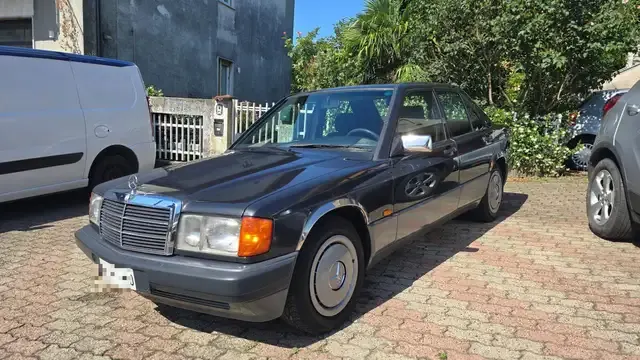 Mercedes-Benz 190