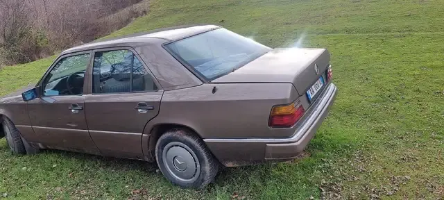 Mercedes-Benz 200