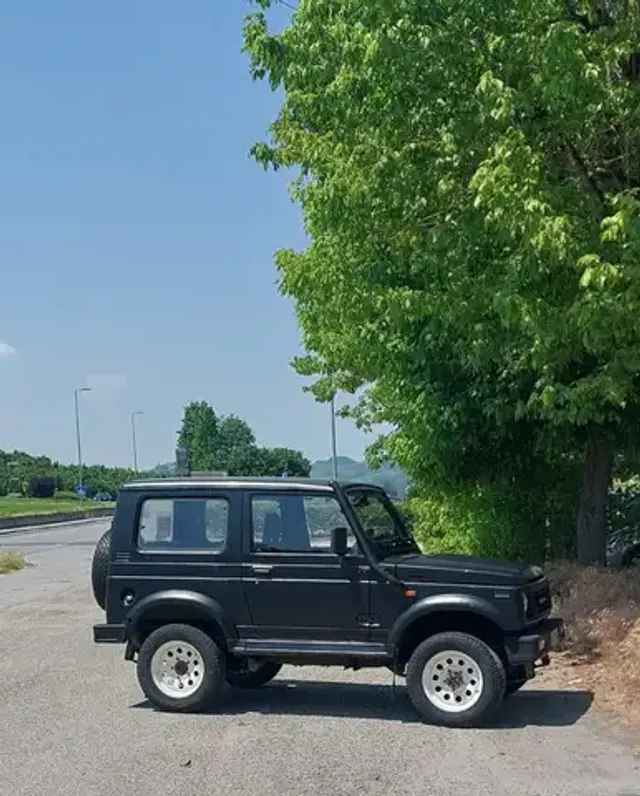 Suzuki SJ 413