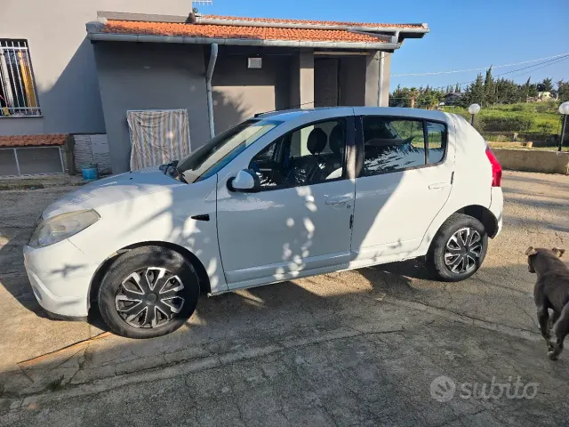 Dacia Sandero 1ª serie