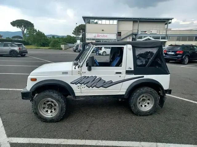Suzuki SJ 410