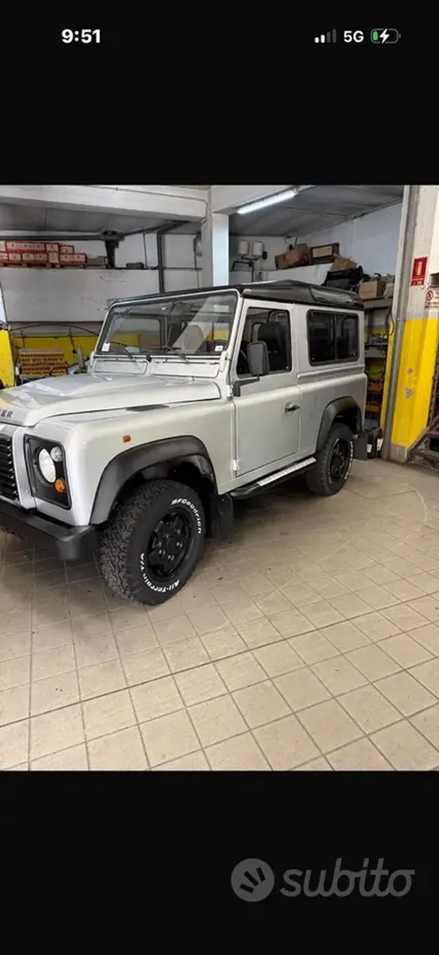 Land Rover Defender