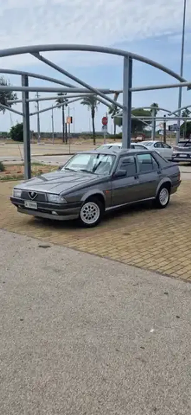 Alfa Romeo 75