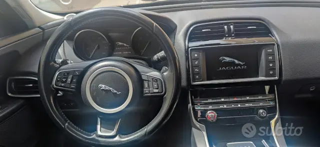 Jaguar XE (X760)