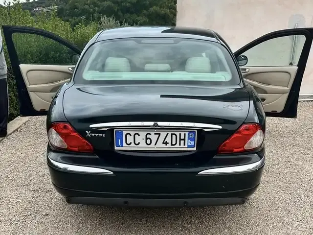 Jaguar X-Type