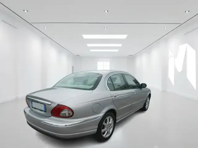 Jaguar X-Type
