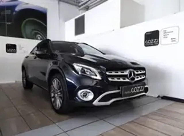 Mercedes-Benz GLA 200