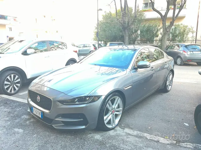 Jaguar XE (X760)