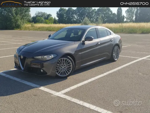 Alfa Romeo Giulia (2016)