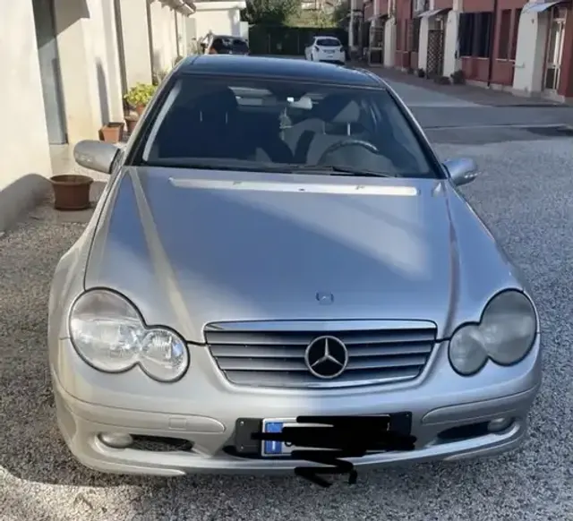 Mercedes-Benz C 220