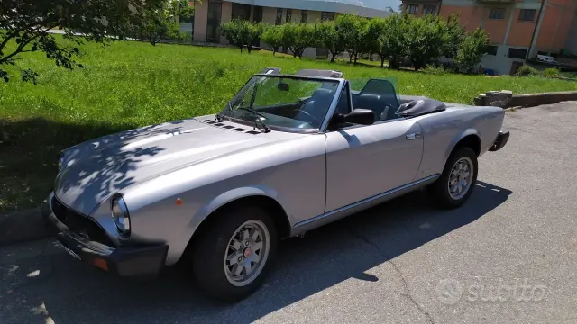 Fiat 124 spider