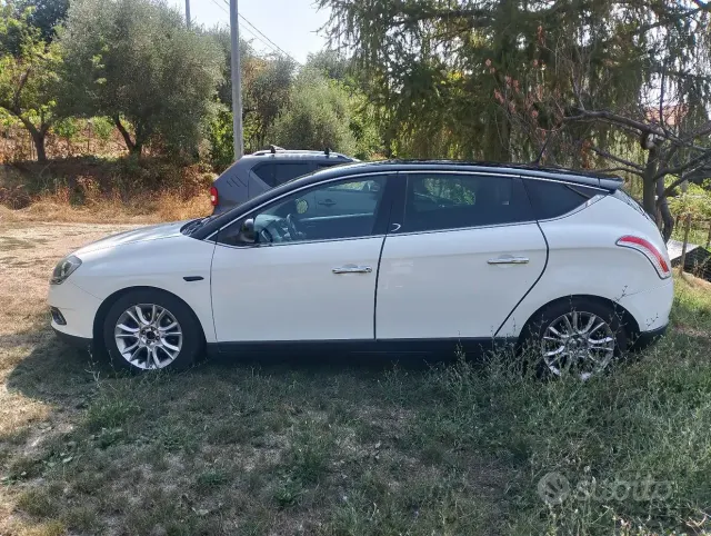 Lancia Delta (2008-2015)