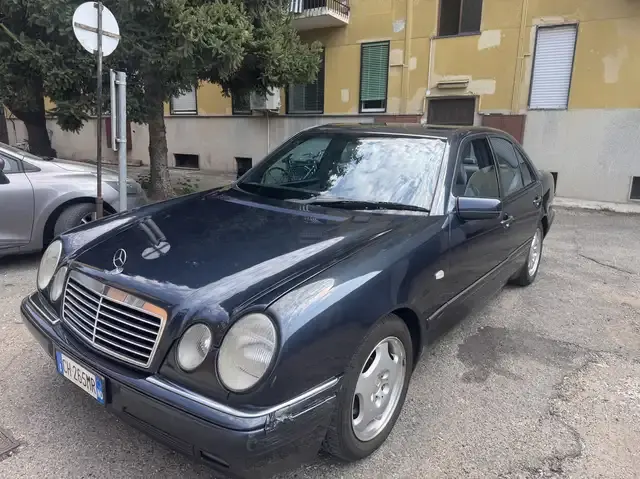 Mercedes-Benz E 200