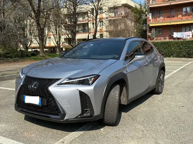 Lexus UX 250h