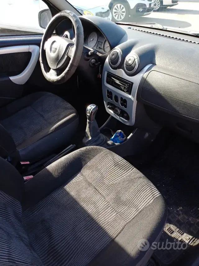 Dacia Sandero 1ª serie