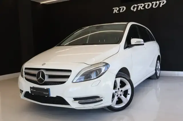 Mercedes-Benz B 180