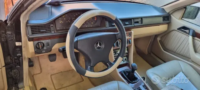 Mercedes-Benz Serie 200-320(C124)