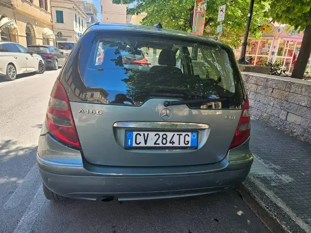 Mercedes-Benz A 180