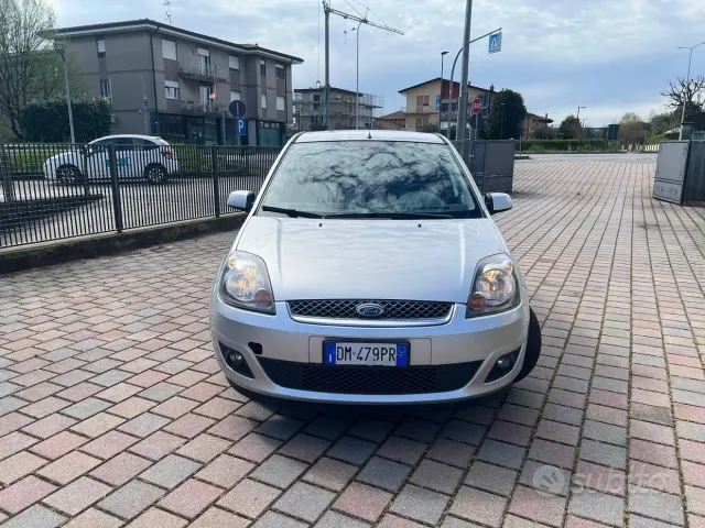 Ford Fiesta 5ª serie