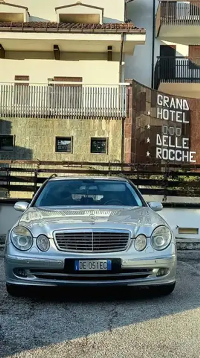 Mercedes-Benz E 220