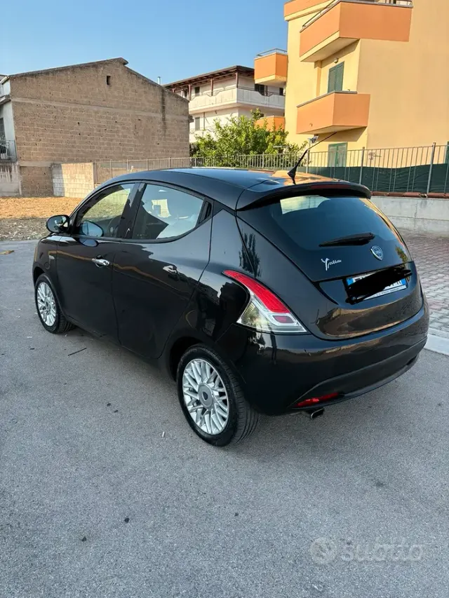 Lancia Ypsilon