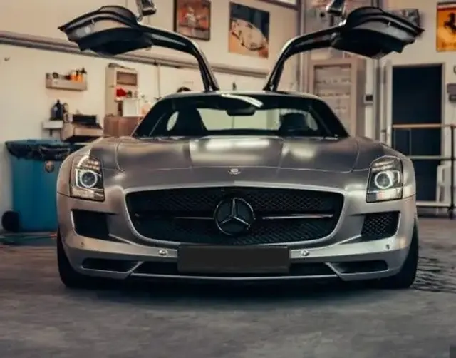 Mercedes-Benz SLS