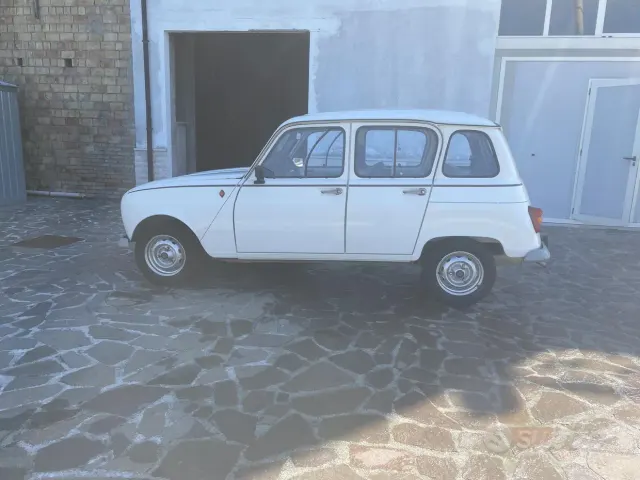 Renault 4