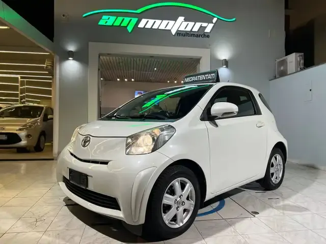 Toyota iQ